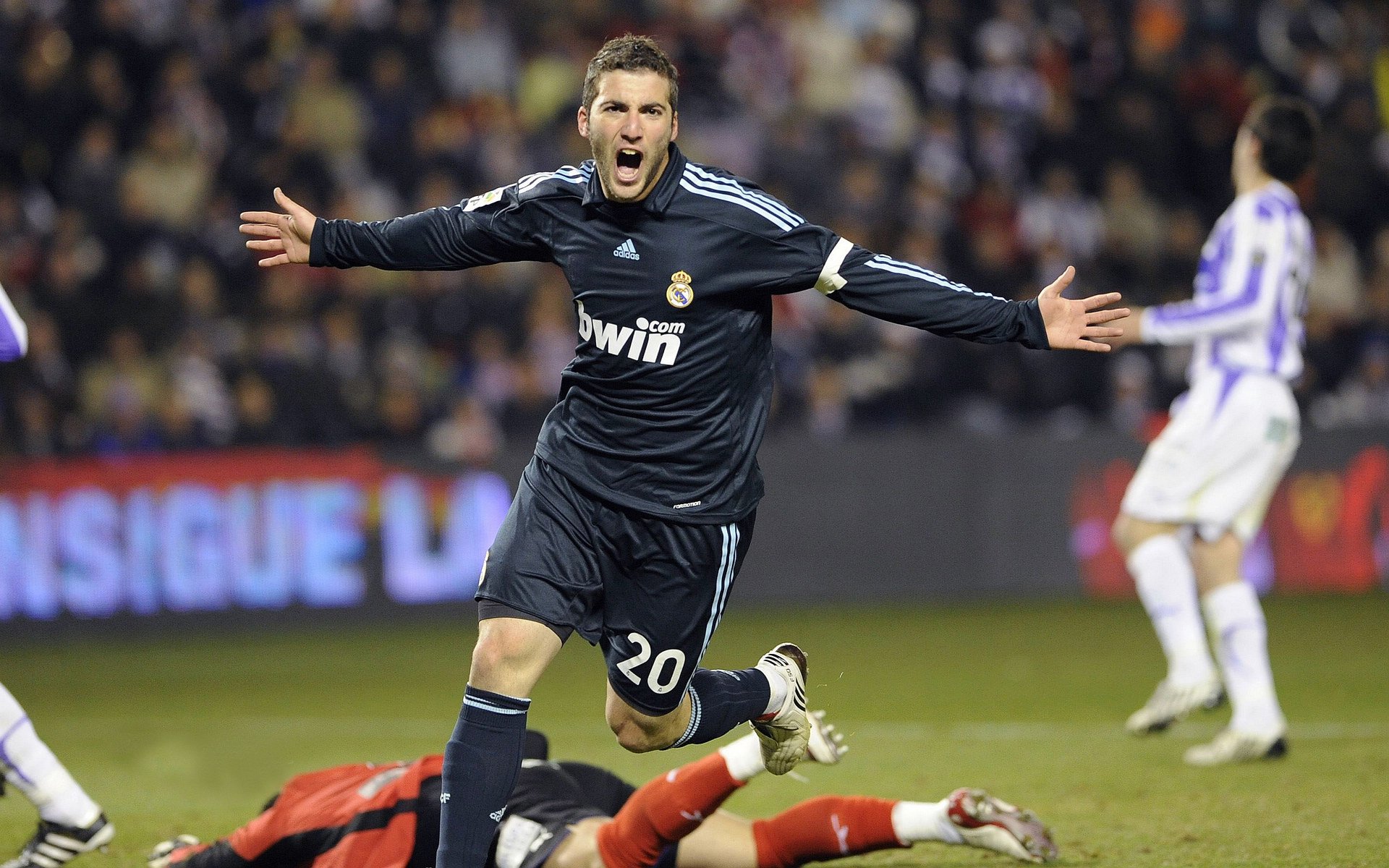 穆雷连续十场比赛得分超过大胜，IG挑战极限！